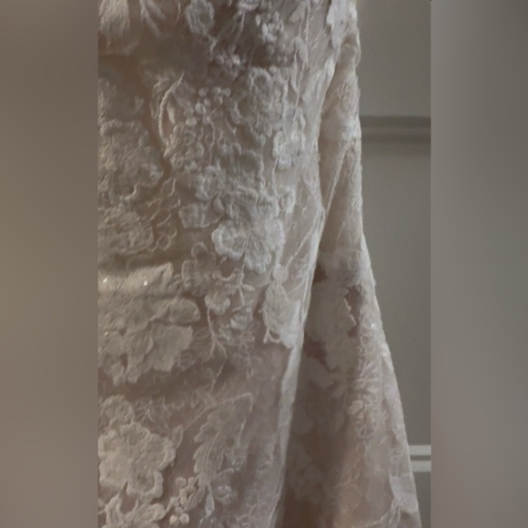 Joelle from Maggie Sottero NWT size 10 in wedding dress - Picture 9 of 12